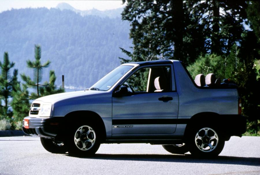  Chevrolet Tracker 2000 года  (фото 3 из 29)